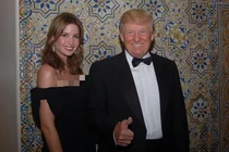 Ngỡ ngàng nhan sắc của ái nữ nhà Tổng thống Mỹ Donald Trump