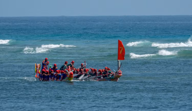 Dau xuan ve Ly Son xem le hoi dua thuyen truyen thong-Hinh-3