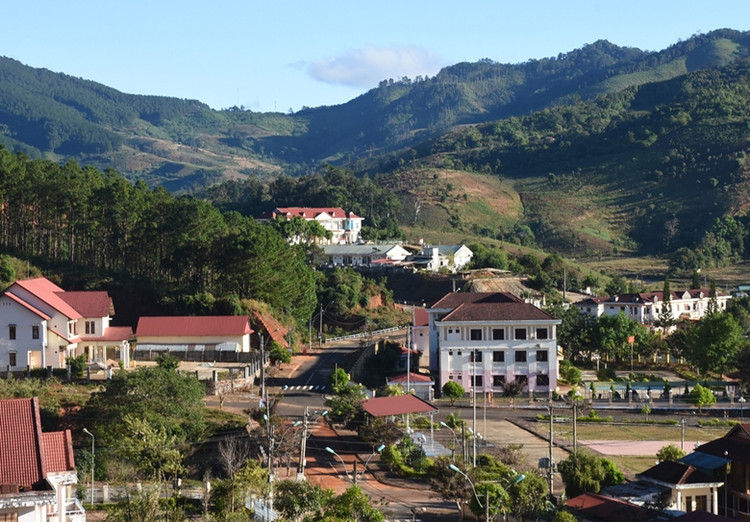 Kon Tum: Nhieu sai sot cap phep va quan ly xay dung tai huyen Tu Mo Rong