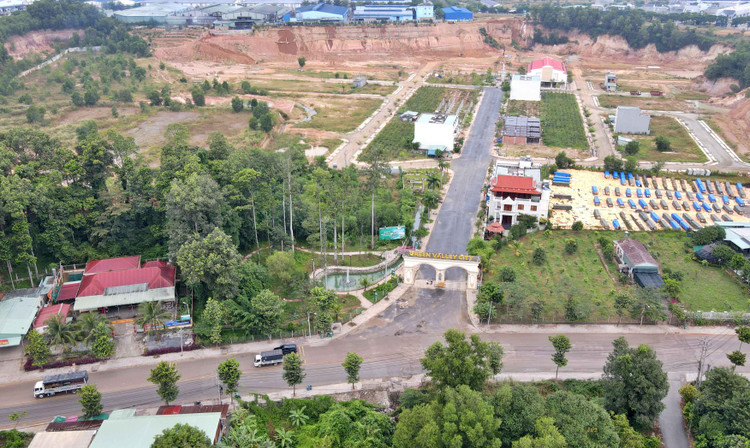 Du an Green Valley City - (Bai 3): Giao dat cong cho Cong ty Sai Gon Center lam nha o thuong mai khong qua dau gia