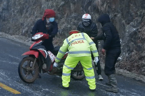 Cam duong quoc lo 4D anh 2