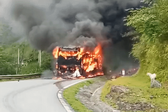 Chay xe giuong nam anh 1