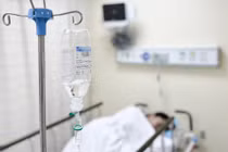 Bệnh viện ở TP HCM điều trị hàng loạt ca nghi ngộ độc thực phẩm do ăn bánh mì