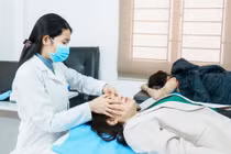 Nguy cơ liệt dây thần kinh số 7 tăng cao mùa đông