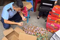 Phát hiện gần 1.600 bánh trung thu, bánh bông lan nhập lậu