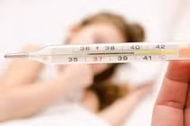 Chăm sóc trẻ bị sốt đúng cách tránh nguy hiểm, biến chứng