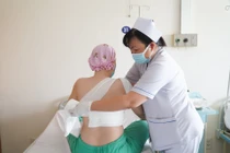 Dùng kỹ thuật mới tái tạo hai bên vú thành công cho bệnh nhân ung thư