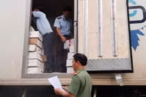 Tiêu huỷ 520 kg thịt gà, thịt heo đông lạnh nhập lậu