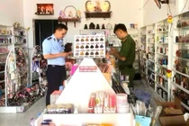 Cà Mau thu giữ 2.000 sản phẩm mỹ phẩm bán trên mạng xã hội