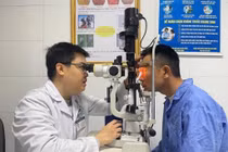 Phẫu thuật thành công bảo tồn nhãn cầu cho bệnh nhân bị đinh sắt bắn vào mắt