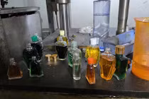 Hình ảnh kho sang chiết hóa chất làm giả các loại dầu gió 