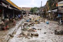 Đà Nẵng ứng phó khẩn cấp sau mưa lũ, tăng cường phòng dịch