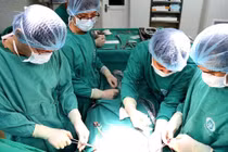 Bé trai 12 tuổi ở Phú Thọ bị lồi xương ức được phẫu thuật thành công