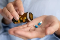 Nguy cơ từ nghiền, bẻ nhỏ thuốc sai cách