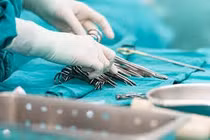 Cô gái trẻ gặp biến chứng nghiêm trọng sau khi làm đẹp vùng kín