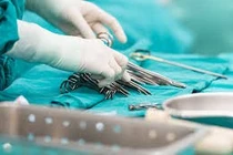 Cô gái trẻ gặp biến chứng nghiêm trọng sau khi làm đẹp vùng kín