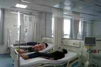 59 ca nghi ngộ độc sau khi ăn bánh mì tiệm vỉa hè ở TP HCM 