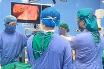 Ca mổ nội soi u trung thất sát cột sống thành công tại Bệnh viện Bãi Cháy