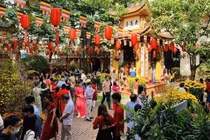 Lưu ý giữ gìn sức khỏe cho người già, trẻ nhỏ khi đi lễ chùa đầu năm