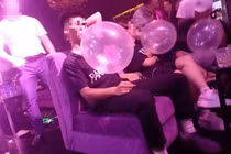 Tác hại khôn lường của bóng cười đối với sức khỏe