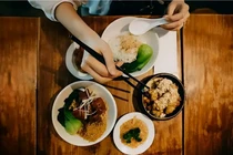 Ăn muộn có liên quan đến nguy cơ ung thư đại trực tràng 