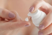 Lô Kem chống nắng Esunvy Sun Care SPF 50+ PA++++ bị tạm ngưng lưu hành