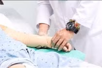 Phẫu thuật thành công giữ lại cánh tay cho bé trai đứt động mạch