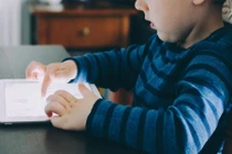 Bị rối loạn vận động, bé trai 8 tuổi ở TP HCM tự cắn đứt rời đầu lưỡi