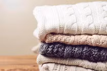 Mẹo giặt áo len không bị giãn, xù lông