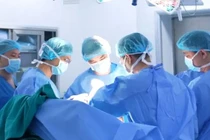 Người bệnh gout dùng thuốc thảo mộc có corticosteroid bị biến chứng nguy hiểm