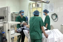 Bệnh nhân 52 tuổi ở Lào Cai tắc ruột hoại tử được cứu sống ngoạn mục