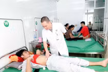 Chàng trai 27 tuổi nặng 38 kg, mắc hội chứng cực hiếm 