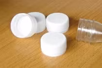 Nuốt phải nắp chai khi uống nước, cụ ông ở Nghệ An phải nhập viện cấp cứu