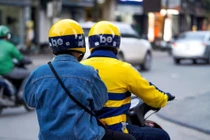 Hãng xe ôm công nghệ hỗ trợ tài xế vượt qua biến động giá xăng