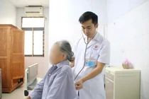 Cắt thùy phổi thành công cho bệnh nhân 65 tuổi mắc u nấm phổi phức tạp