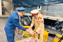 Hà Tĩnh xử lý hàng trăm kg chân giò bốc mùi, không rõ nguồn gốc