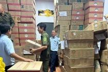 Long An thu giữ gần 25 tấn sữa bột nghi hàng giả