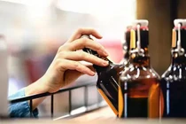 Phòng tránh tác hại của rượu bia để có Tết vui khỏe trọn vẹn