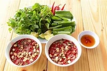 Xác minh vụ 2 người tử vong sau khi ăn lòng, tiết canh