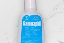 Hà Nội yêu cầu thu hồi toàn bộ lô sữa rửa mặt chứa "chất lạ"