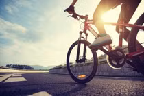 Đạp xe giúp tăng cường sức mạnh cơ bắp, hỗ trợ giảm cân