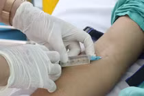 Nguy hiểm từ thuốc tiêm 'bổ não' tự mua, bệnh nhân cấp cứu vì phản ứng dị ứng