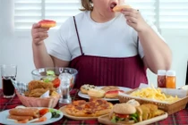 Nguy cơ suy thận ở người trẻ từ thói quen sinh hoạt thiếu lành mạnh