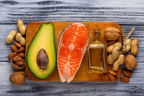 Mẹo giữ xương chắc khỏe qua từng giai đoạn cuộc đời