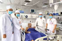 Cứu sống bệnh nhân bị hóc nửa quả nho xanh nguy hiểm tại Cần Thơ