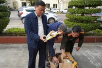 Phá đường dây buôn bán mỹ phẩm giả quy mô lớn qua mạng tại Quảng Trị