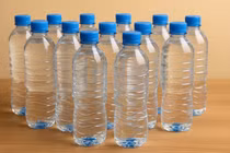 Hà Nội phát hiện mẫu nước uống đóng chai không đạt chất lượng