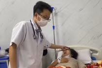 Hàng trăm người nhập viện sau khi ăn bánh mì Hồng Vân tại Quảng Ngãi