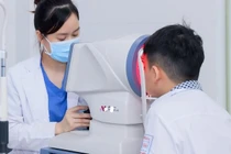 Làm gì để tránh bị cận thị?