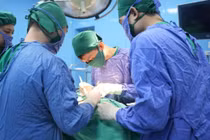 Phẫu thuật thành công u tuyến giáp lớn xâm lấn gây nguy hiểm tính mạng